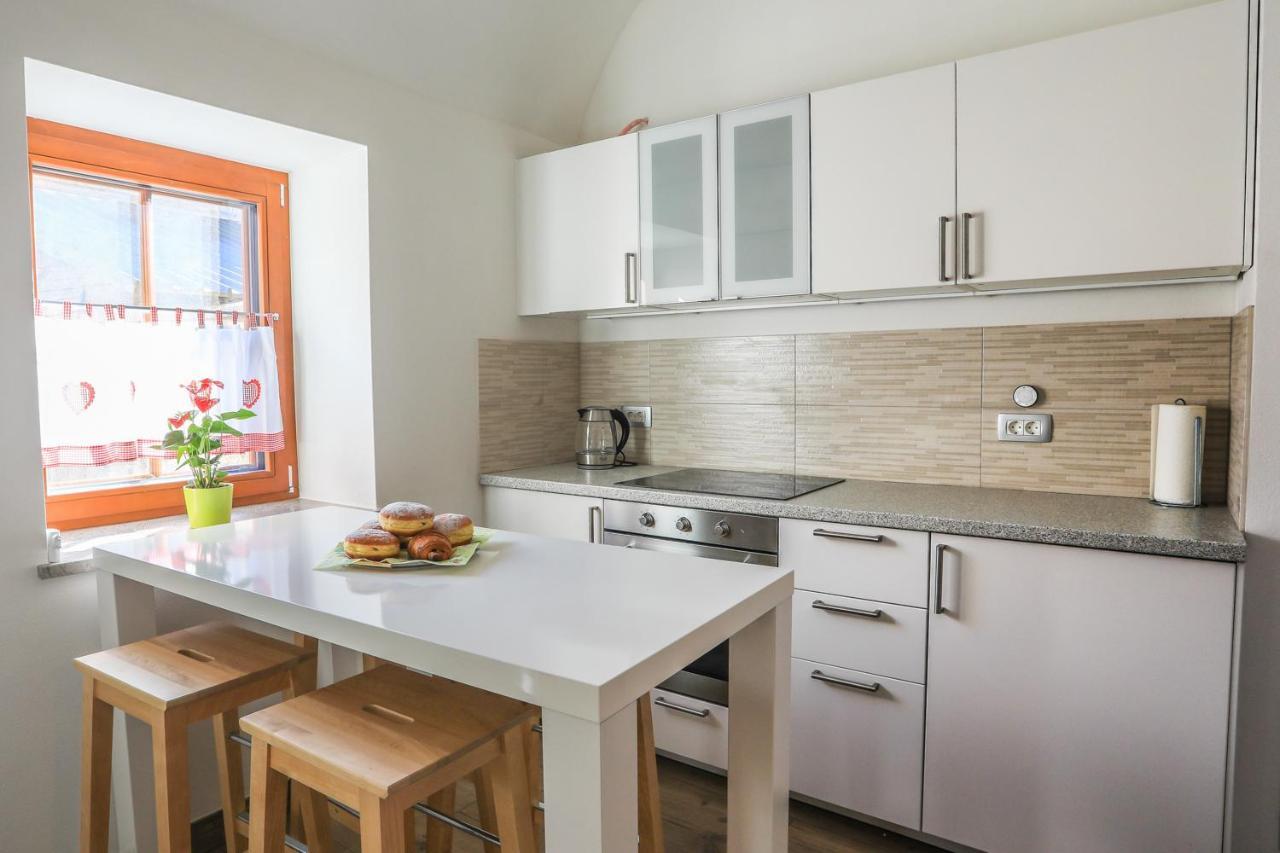 Apartmaji Tina Згорнє Горє Екстер'єр фото
