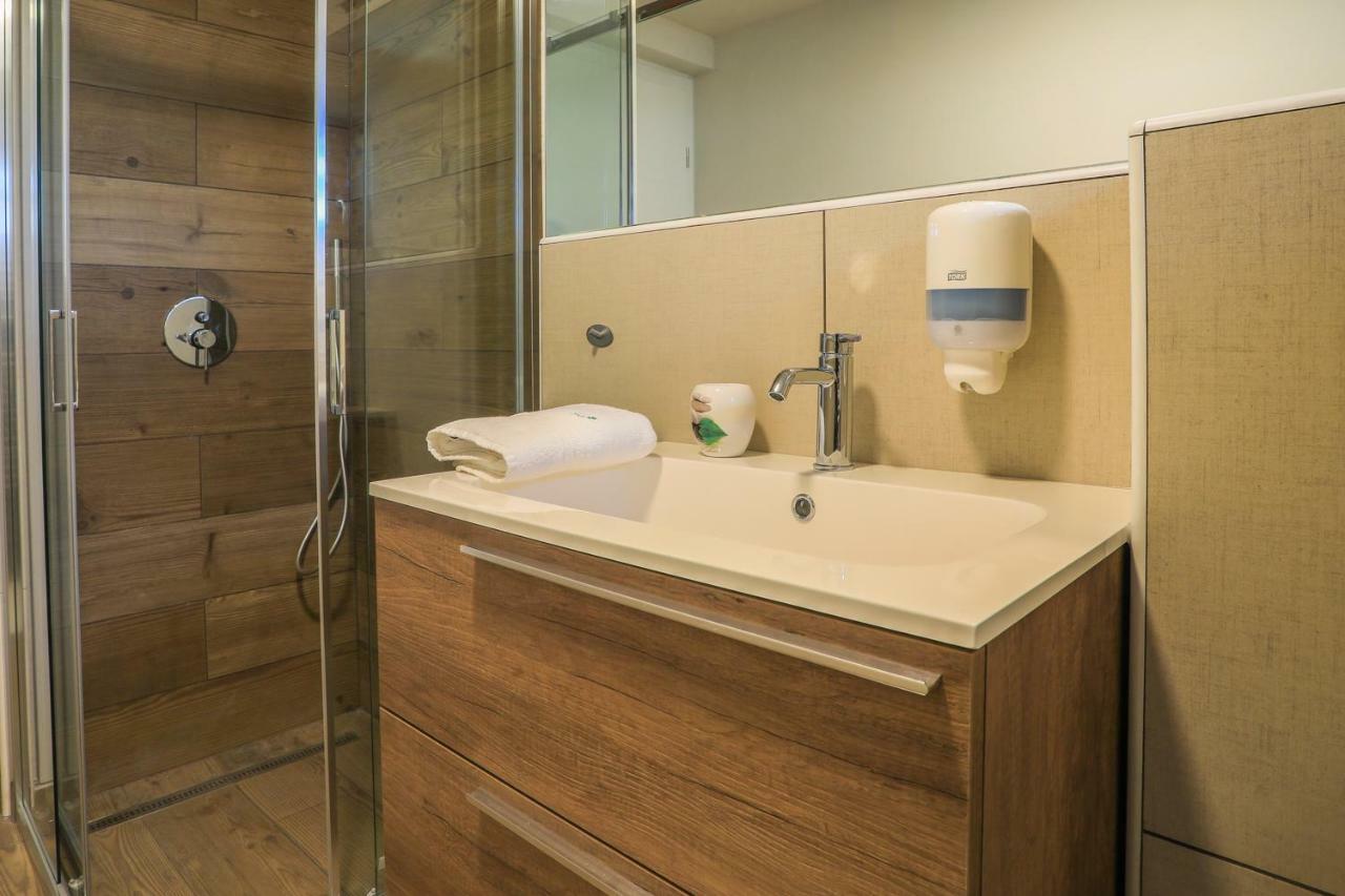 Apartmaji Tina Згорнє Горє Екстер'єр фото
