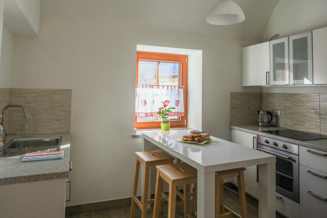 Apartmaji Tina Згорнє Горє Екстер'єр фото
