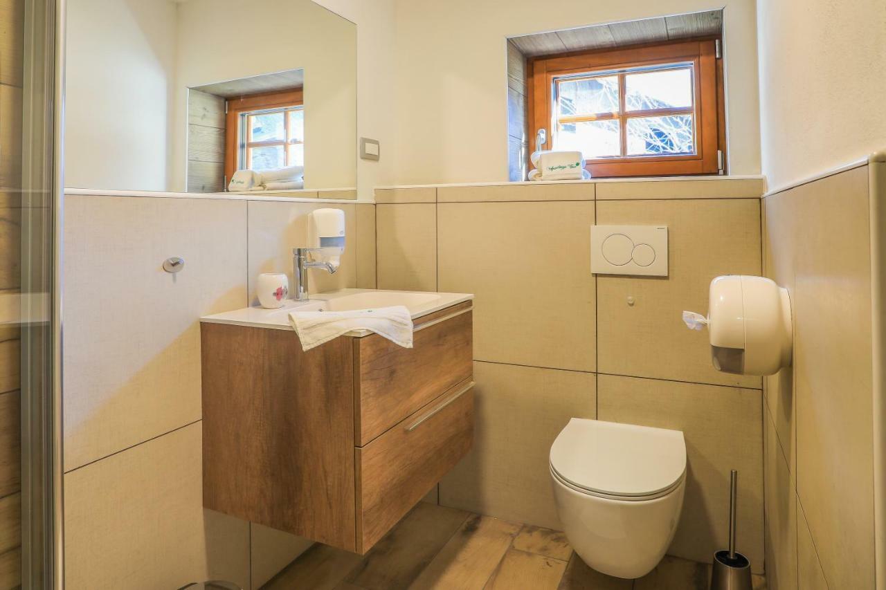 Apartmaji Tina Згорнє Горє Екстер'єр фото